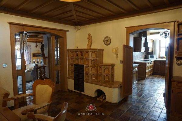 ... Einblicke in Küche und Wohnzimmer