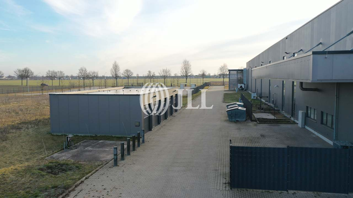 Durchfahrt über das Gelände, m