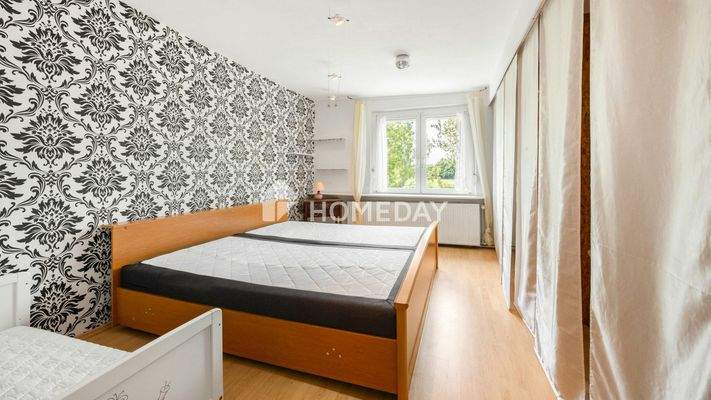 1. OG Schlafzimmer 1 1