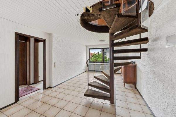 Großer Essbereich und der Weg in die Gemütlichkeit