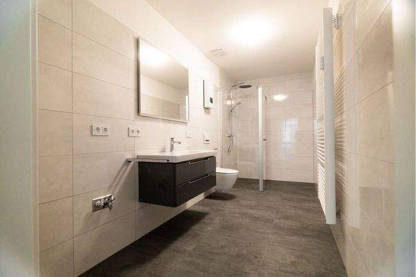 komfortables Bad - Neu