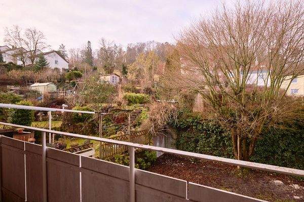 Blick vom Balkon in die Ferne