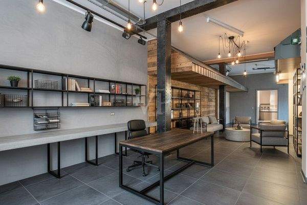 Möblierungsbeispiel Büro-/Praxis oder Ladenfläche