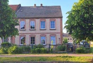 straßenseitige Ansicht