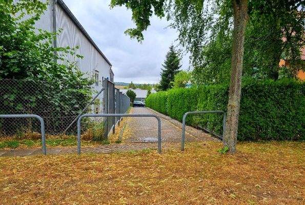 Durchgang zu Einkaufmärkten.jpg