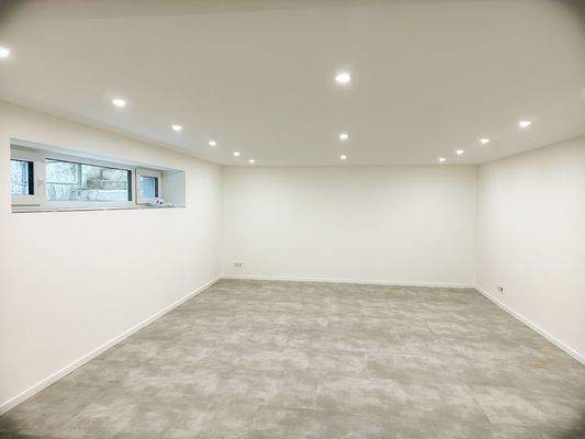 Ausgebauter Keller.JPG