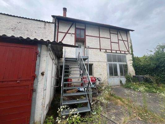 ... und die Schmiede mit Scheune...