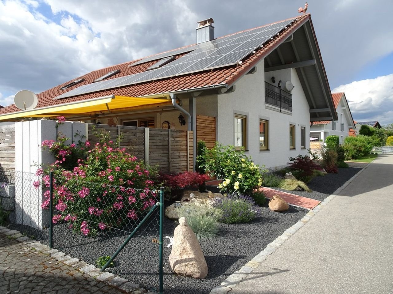 Ansprechendes und geräumiges Einfamilienhaus mit Garten in ruhiger Lage