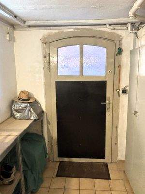 Keller Zugang Grundstück