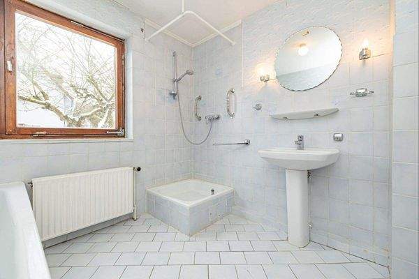 Erdgeschoss - Vollbad