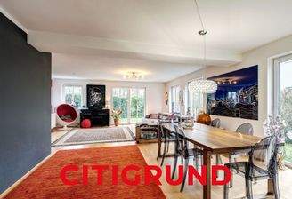 Wohn-/Esszimmer l KI optimiert