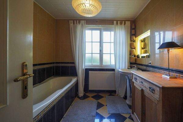 Badezimmer im Erdgeschoss