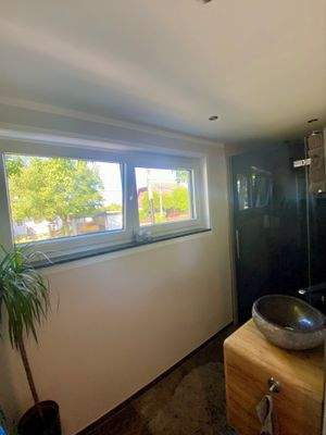 kleines Bad mit Dusche EG