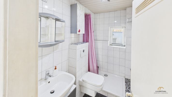 Badezimmer EG