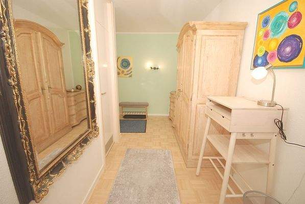 2-Zimmer-Ferienwohnung-40-011-flur2.jpg