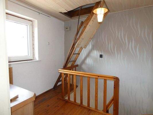 Zugang zum Dachgeschoss