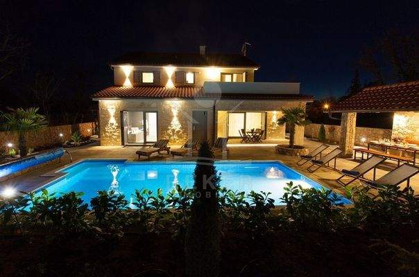 Luxuriöse Terrasse für unvergessliche Momente