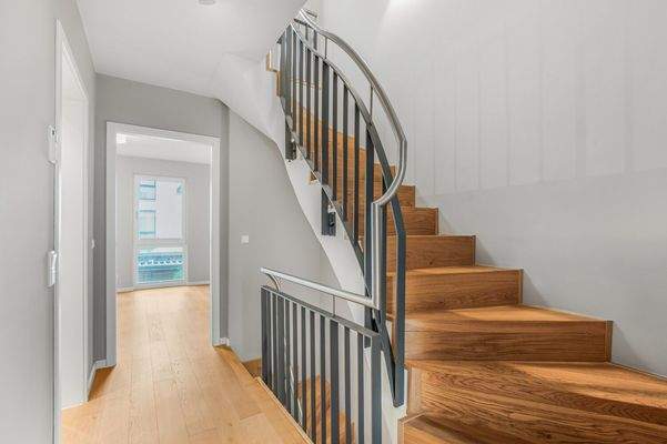 Treppenaufgang ins Dachgeschoss