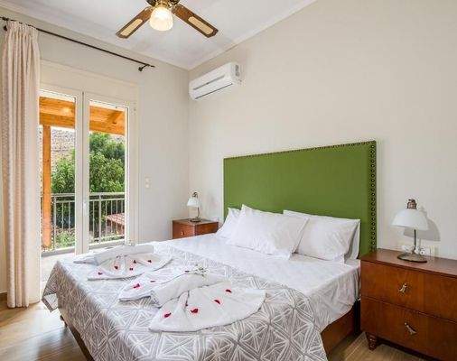 Kreta, Kokkino Chorio: Villa mit spektakulärem Blick auf das Meer und den Sonnenuntergang zu verkaufen