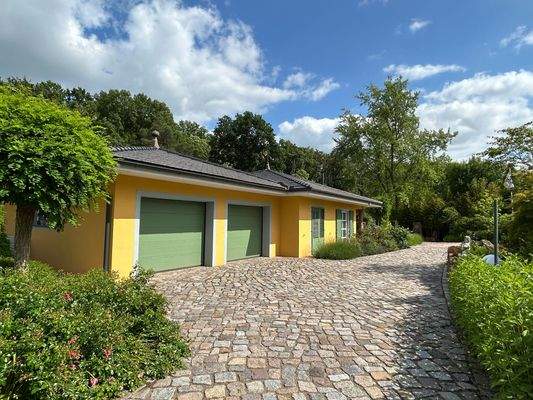 Hausansicht - Garage