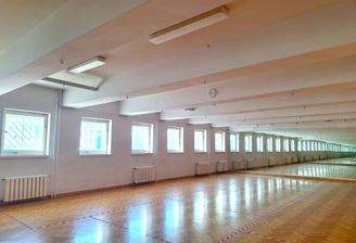 Parkett und viel Platz!