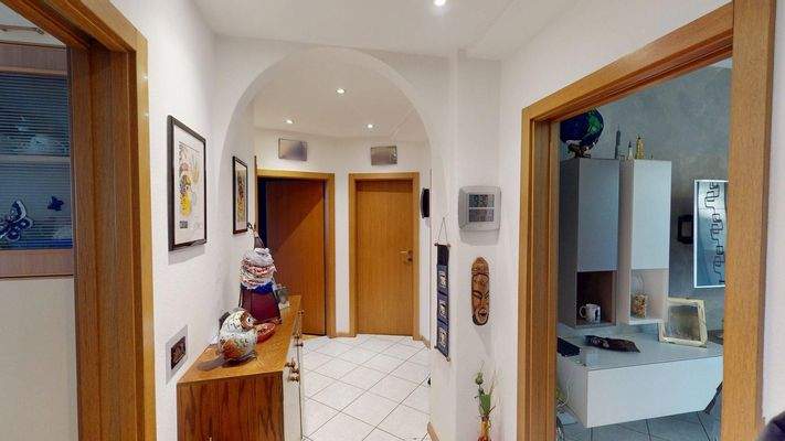 Meran-Merano-Trilocale-Dreizimmerwohnung-in-vendita-vendesi-zu-verkaufen-Balkon-balcone