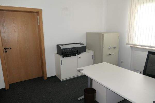 Büro EG