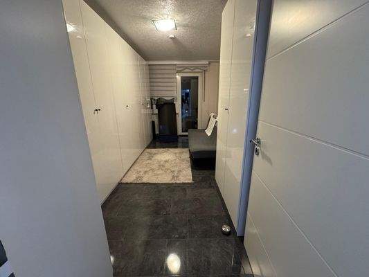 Schlafzimmer / Zugang Balkon