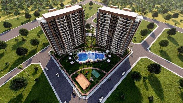 Brand-New Flats with Pool Near the Sea in Tömük Mersin