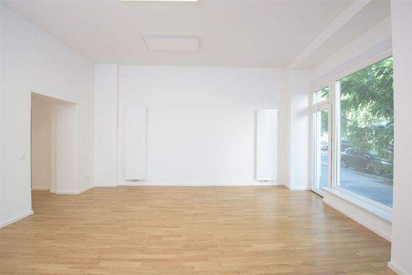 Büro straßenseitig