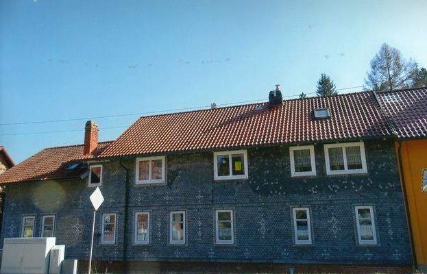 Wohnhaus von der Straße aus