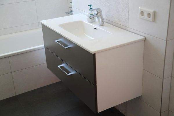 Bad - Waschb. mit Unterschrank