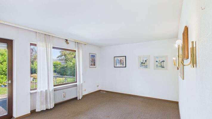 CAM03143G0-PR0189-STILL008