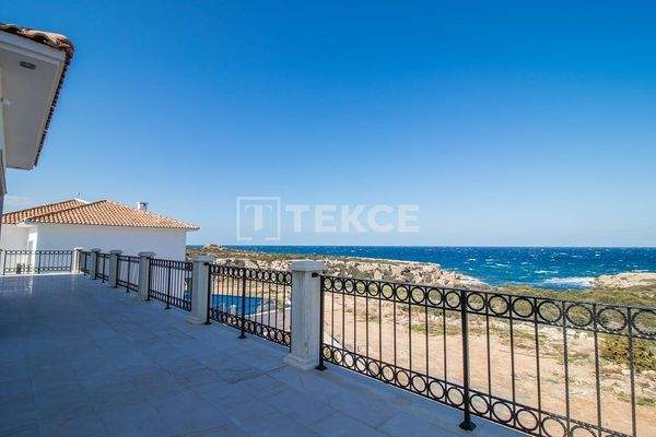 Detached Seafront Villas in North Cyprus Girne