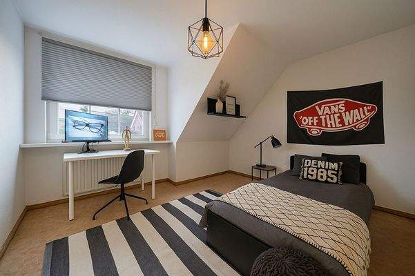 Kind_Gast_Büro-2_gestaged