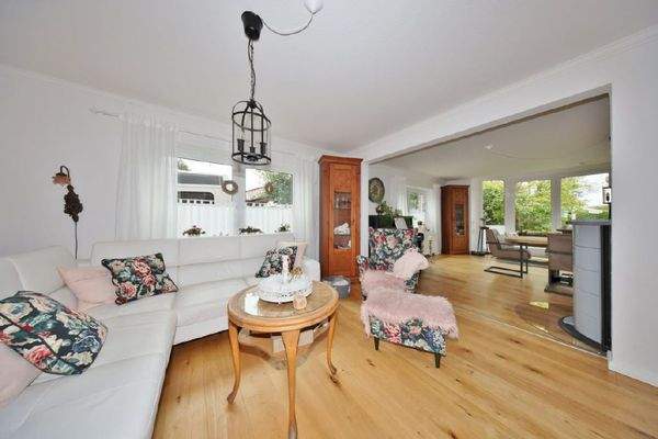 Lichtdurchfluteter Wohnbereich