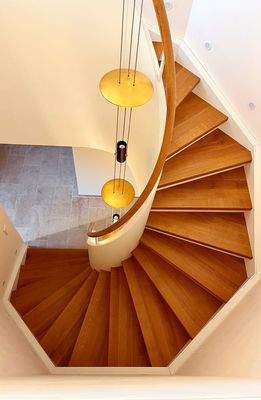 Die Treppe ins Obergeschoss