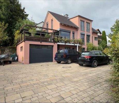 Mediterraner Flair - Süd/ Ostseite mit Garage