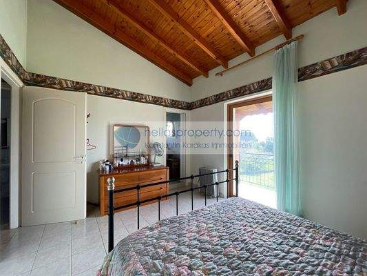 efb0ffcc4931407d95f26975db29c8f8-original