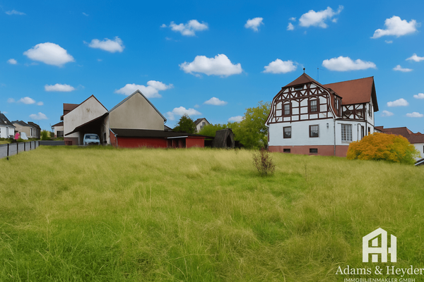 Außenbild mit Baugrundstück