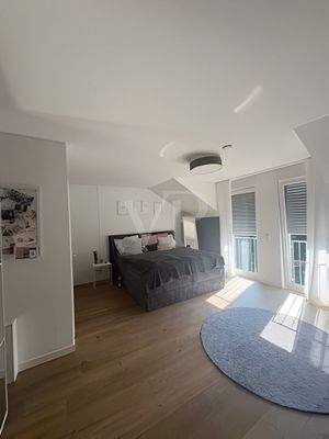 großes Schlafzimmer OG