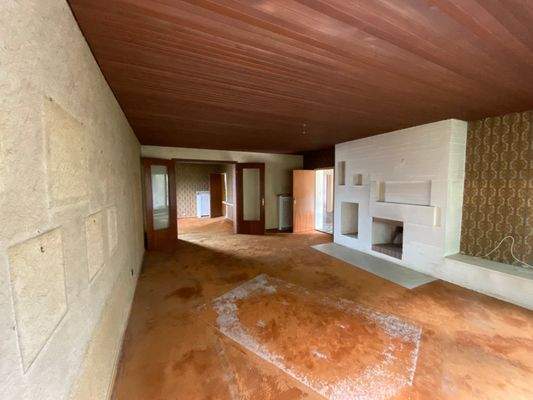 Blick vom Wohnzimmer ins Esszimmer