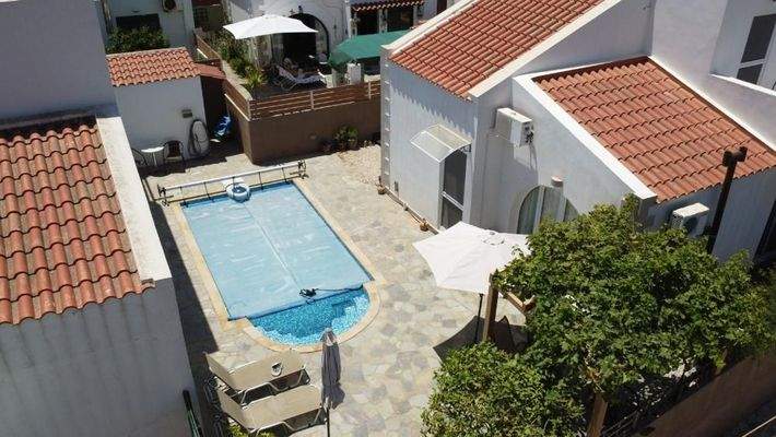 Kreta, Kolymvari: Charmantes Haus mit privatem Pool zu verkaufen