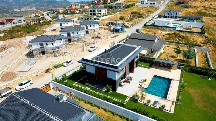 Stylish Detached Villa with Pool in İzmir Foça