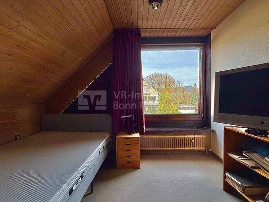 1. Zimmer links mit Fenster