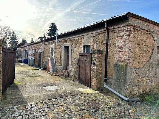 Einfamilienhaus (Fassade sanierungsbedürftig)