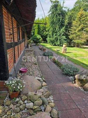 weitläufiger Garten