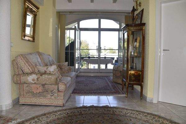 Hochparterre Blick auf Balkon