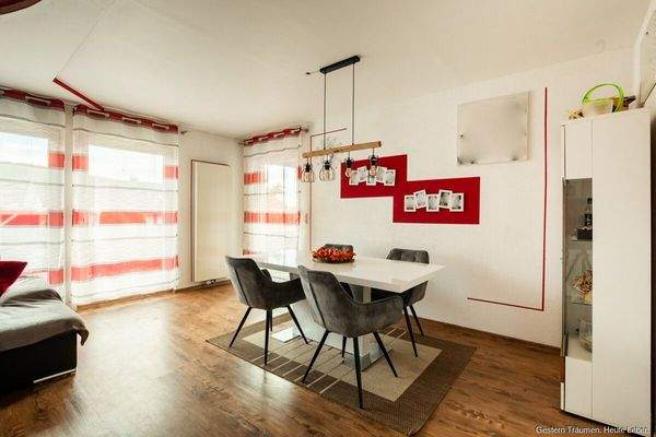 Wohn- und Esszimmer (Bild 3)