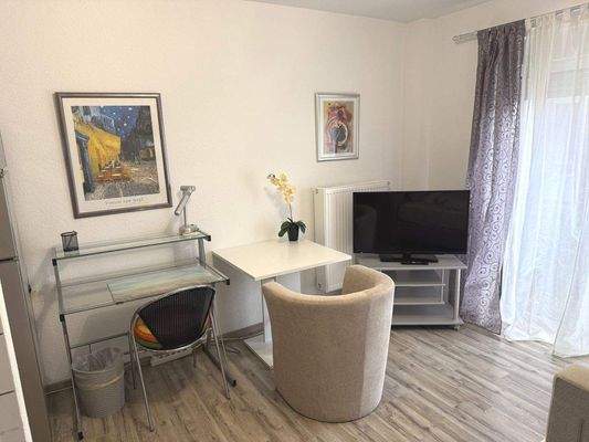 Ausstattungsdetail, TV, Tisch....